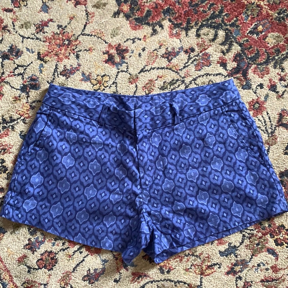 Blue pattern linen shorts